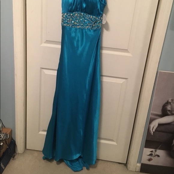 Prom dress - Picture 2 of 4